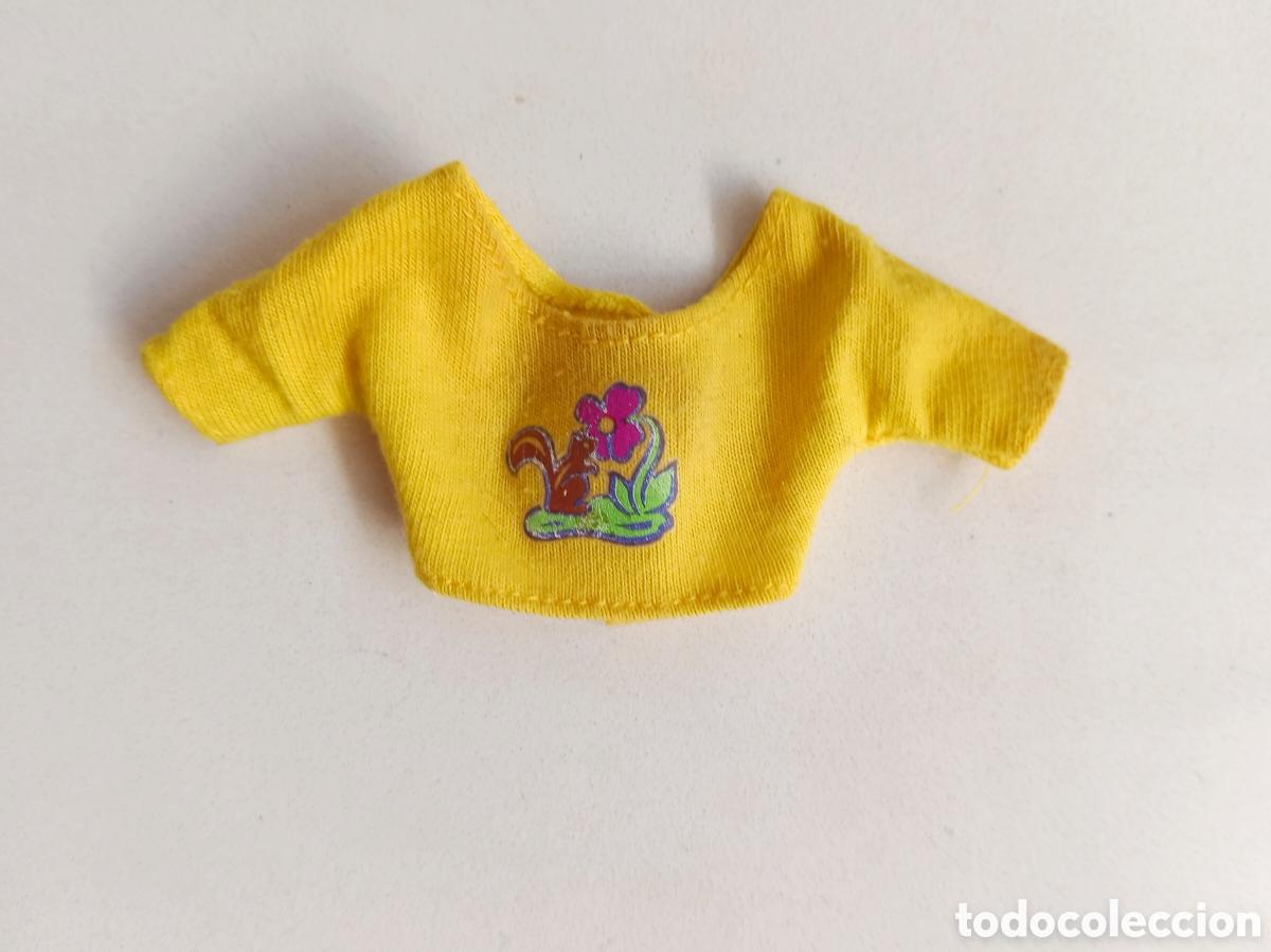 Barbie y Ken: Barbie Midge Camp 1993 camiseta amarilla con dibujo de ardilla a&ntilde;os 90 aventura acampada
