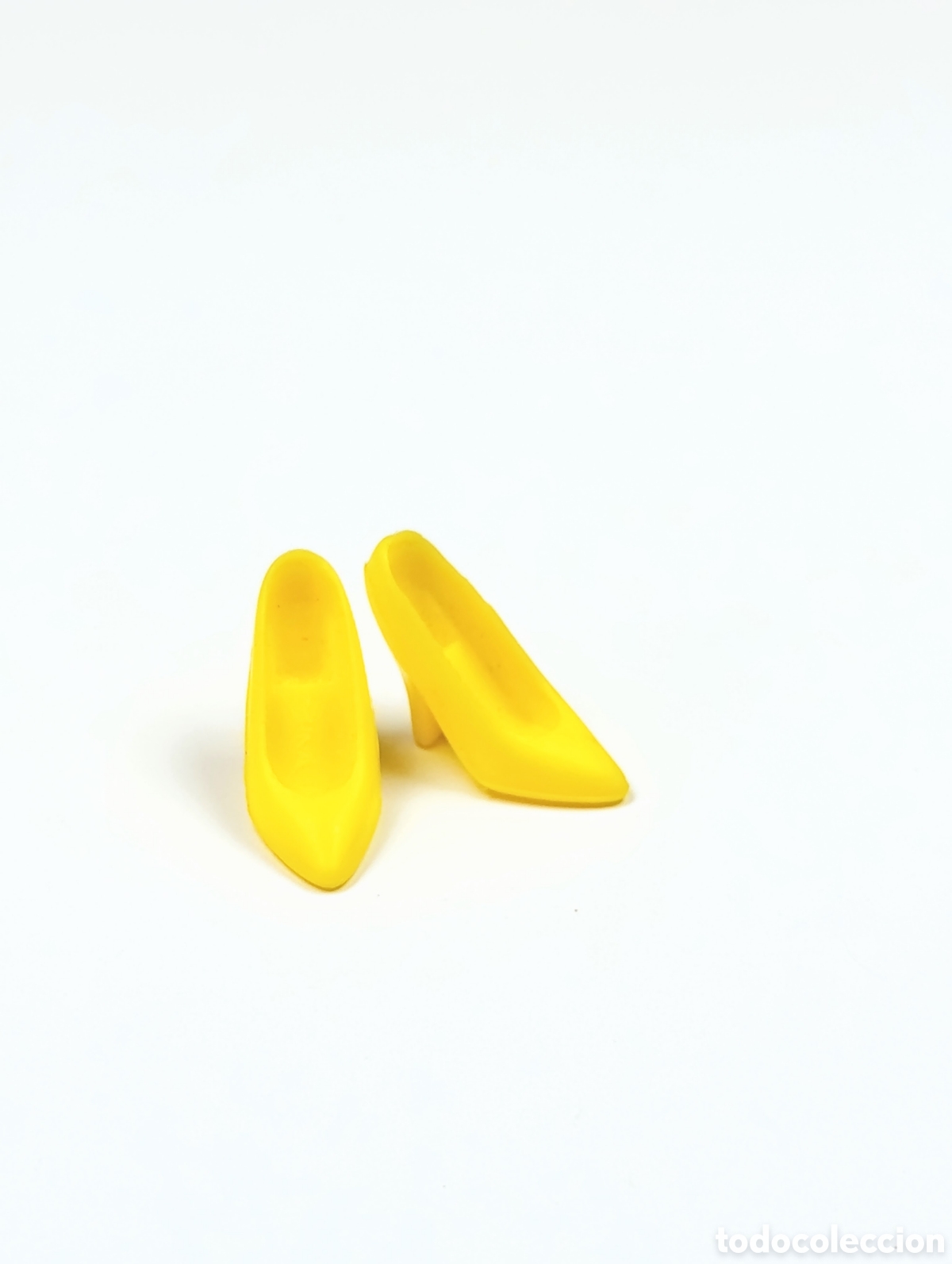 Barbie y Ken: Zapatos tac&oacute;n amarillo barbie 1990