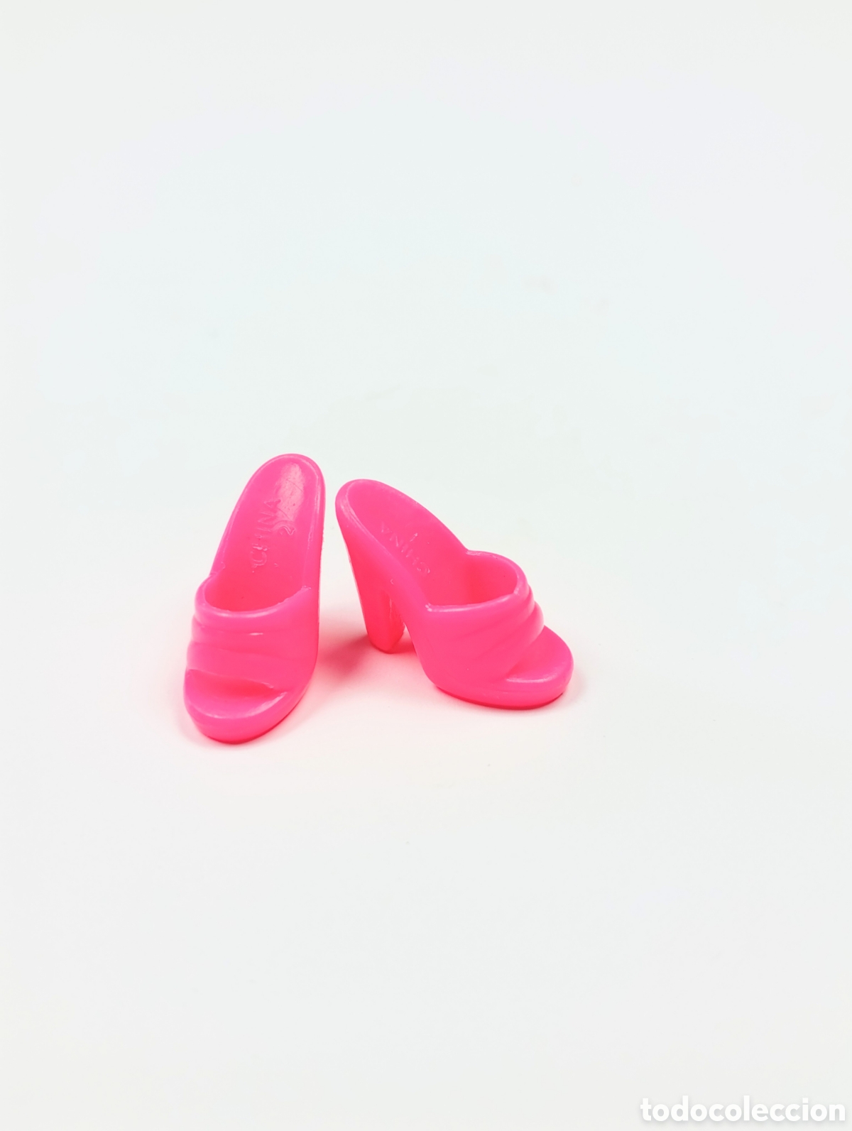 Barbie y Ken: Sandalias con tac&oacute;n barbie fucsia