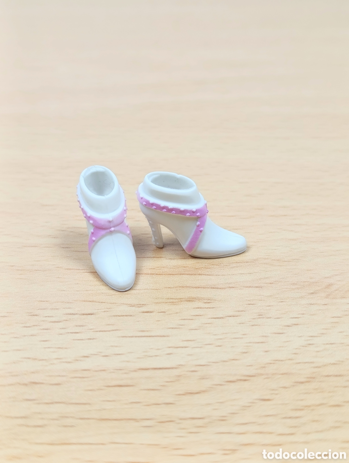 Barbie y Ken: Botines blancos y rosas barbie fever