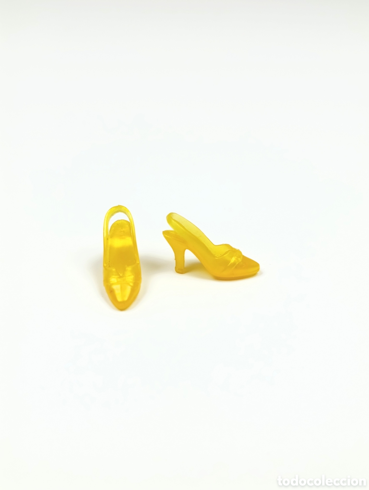 Barbie y Ken: Zapatos tac&oacute;n barbie amarillo brillante
