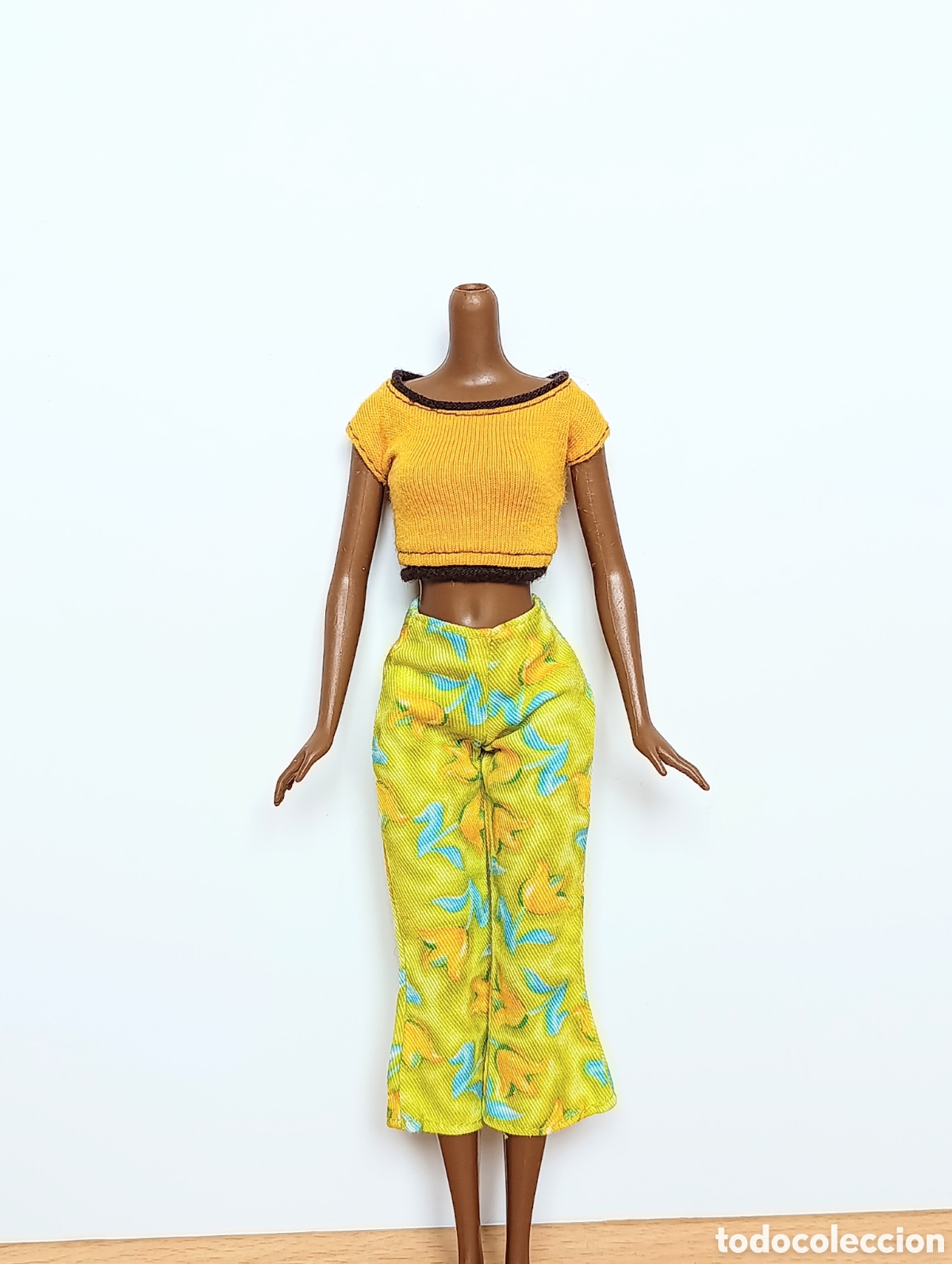 Barbie y Ken: Outfit ropa barbie vie de Rev&eacute; amarillo