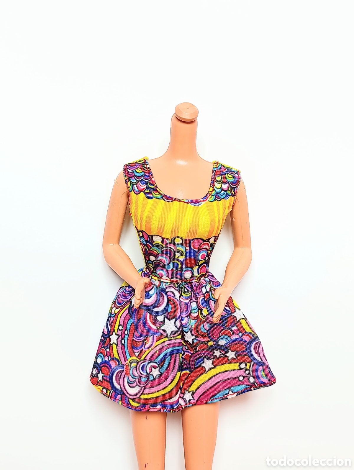 Barbie y Ken: Vestido barbie fashionista amarillo