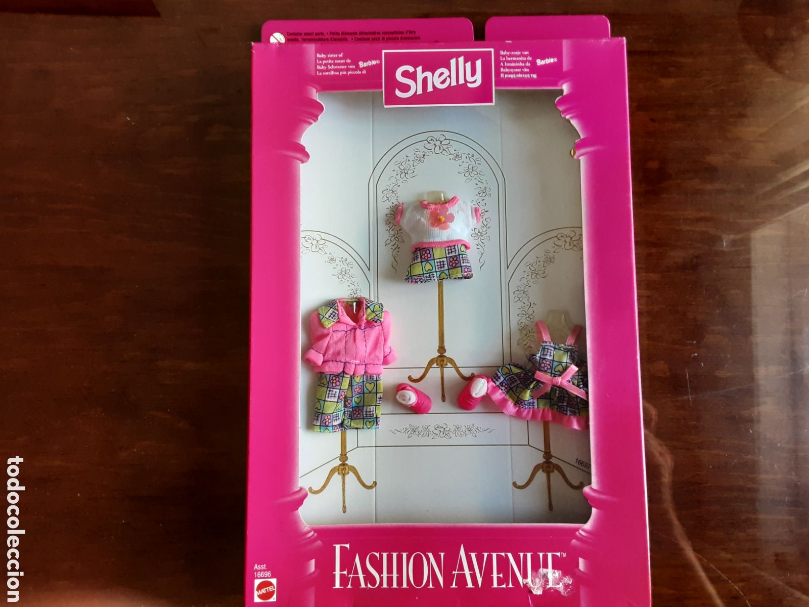 Barbie y Ken: Barbie. Vestidos Shelly.Mattel.