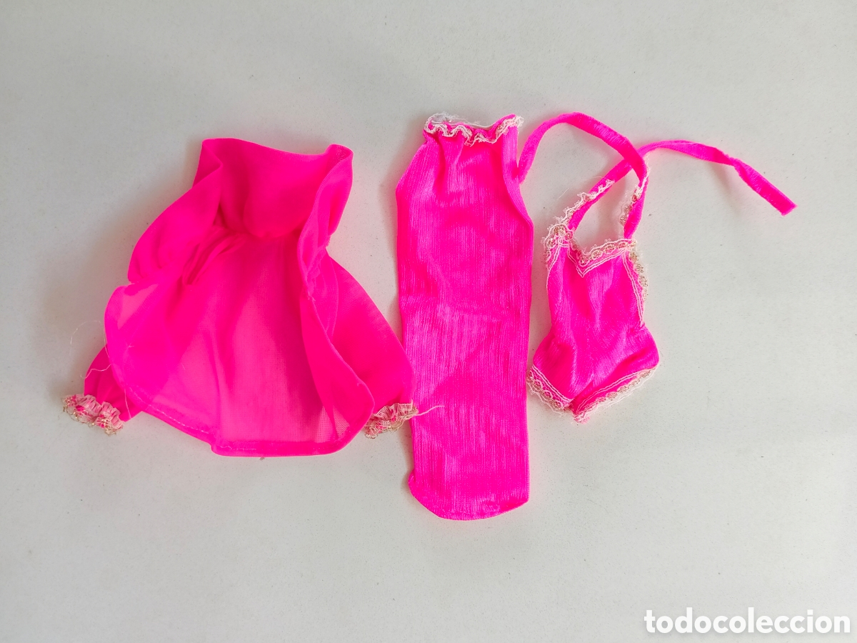 Barbie y Ken: Barbie secretos de Belleza chaqueta, body y falda rosa congost Spain Secrets beauty