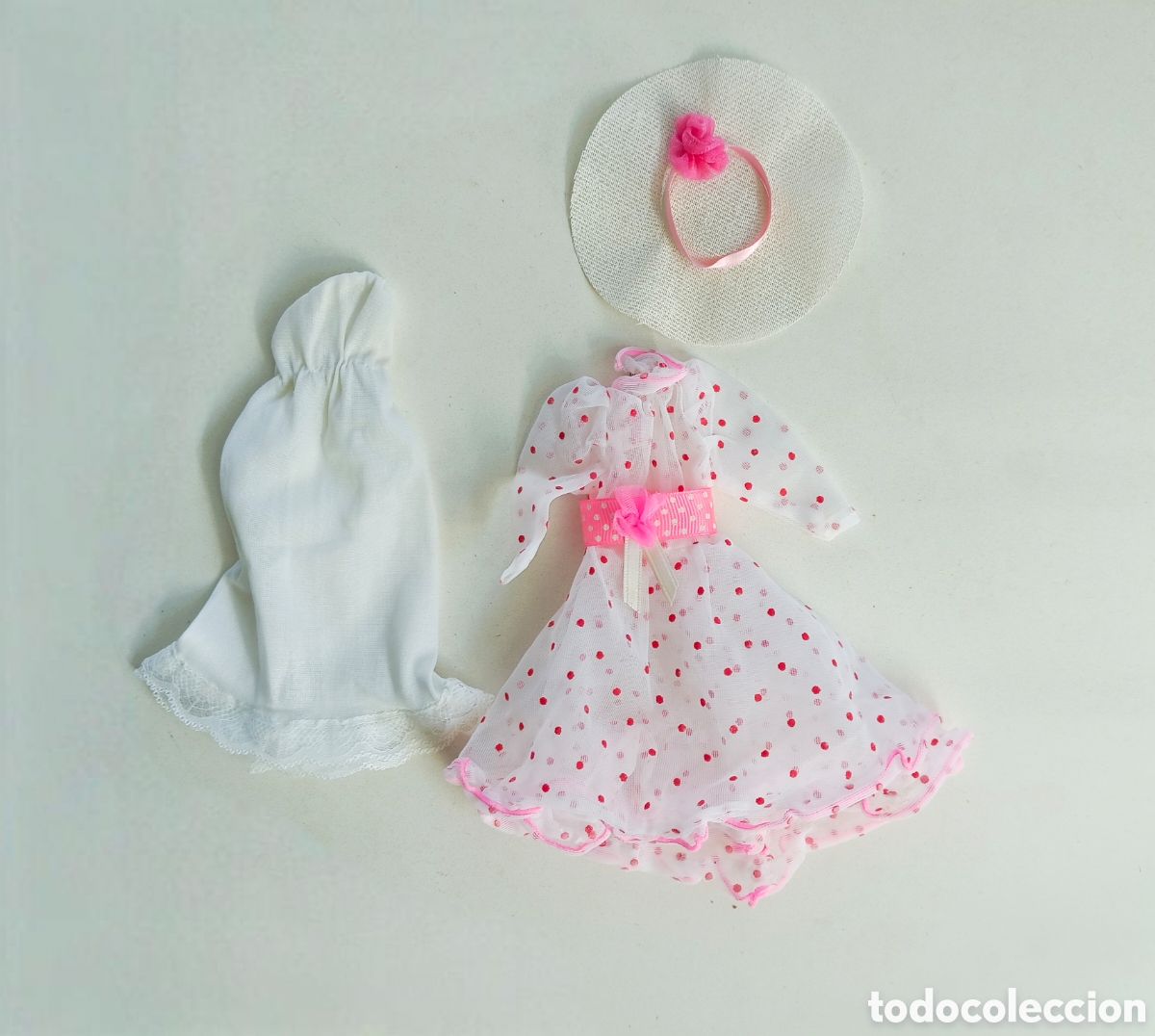 Barbie y Ken: Barbie L&iacute;nea Alta costura Niza Spain vestido blanco lunares rosas sombrero, cintur&oacute;n a&ntilde;os 80 Congost