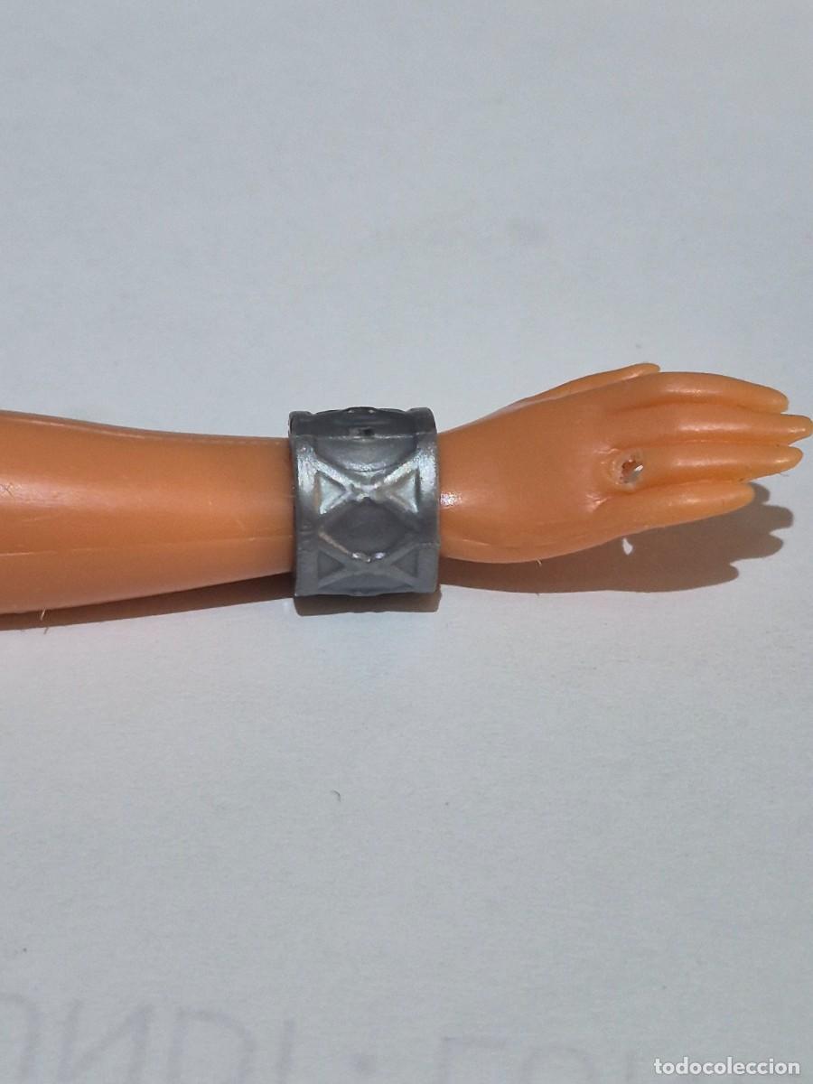Barbie y Ken: Pulsera brazalete mu&ntilde;eca barbie - Foto 1