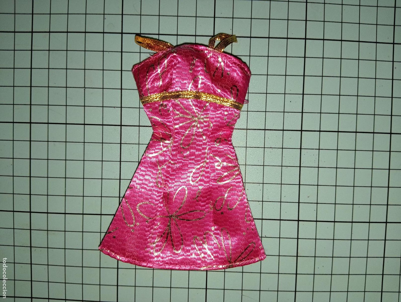 Barbie y Ken: Vestido de mu&ntilde;eca Barbie