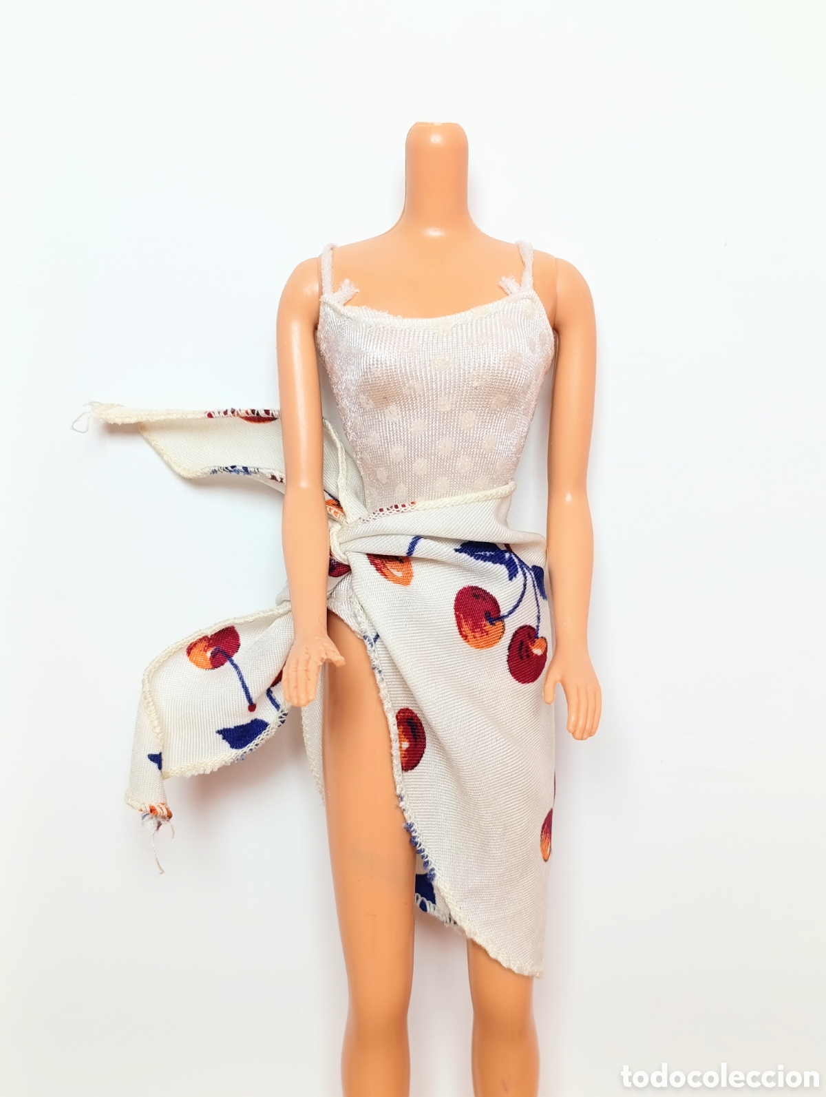 Barbie y Ken: Outfit ropa Barbie ba&ntilde;ador blanco y pareo