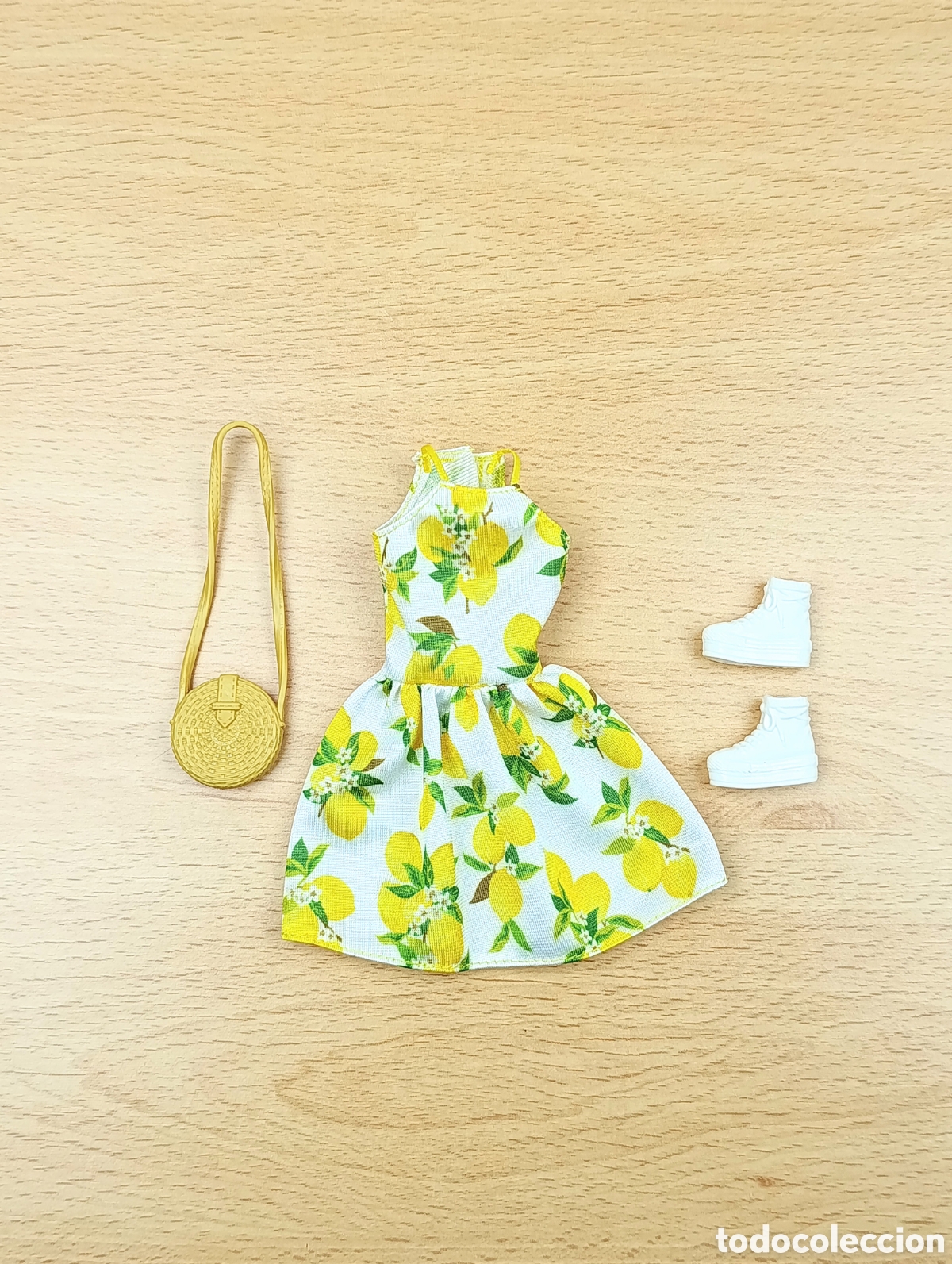 Barbie y Ken: Vestido ropa barbie limones y accesorios