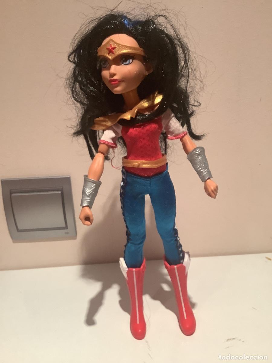 Barbie y Ken: Mu&ntilde;eca Mujer Maravilla de Hasbro no s&eacute; si Barbie o Disney