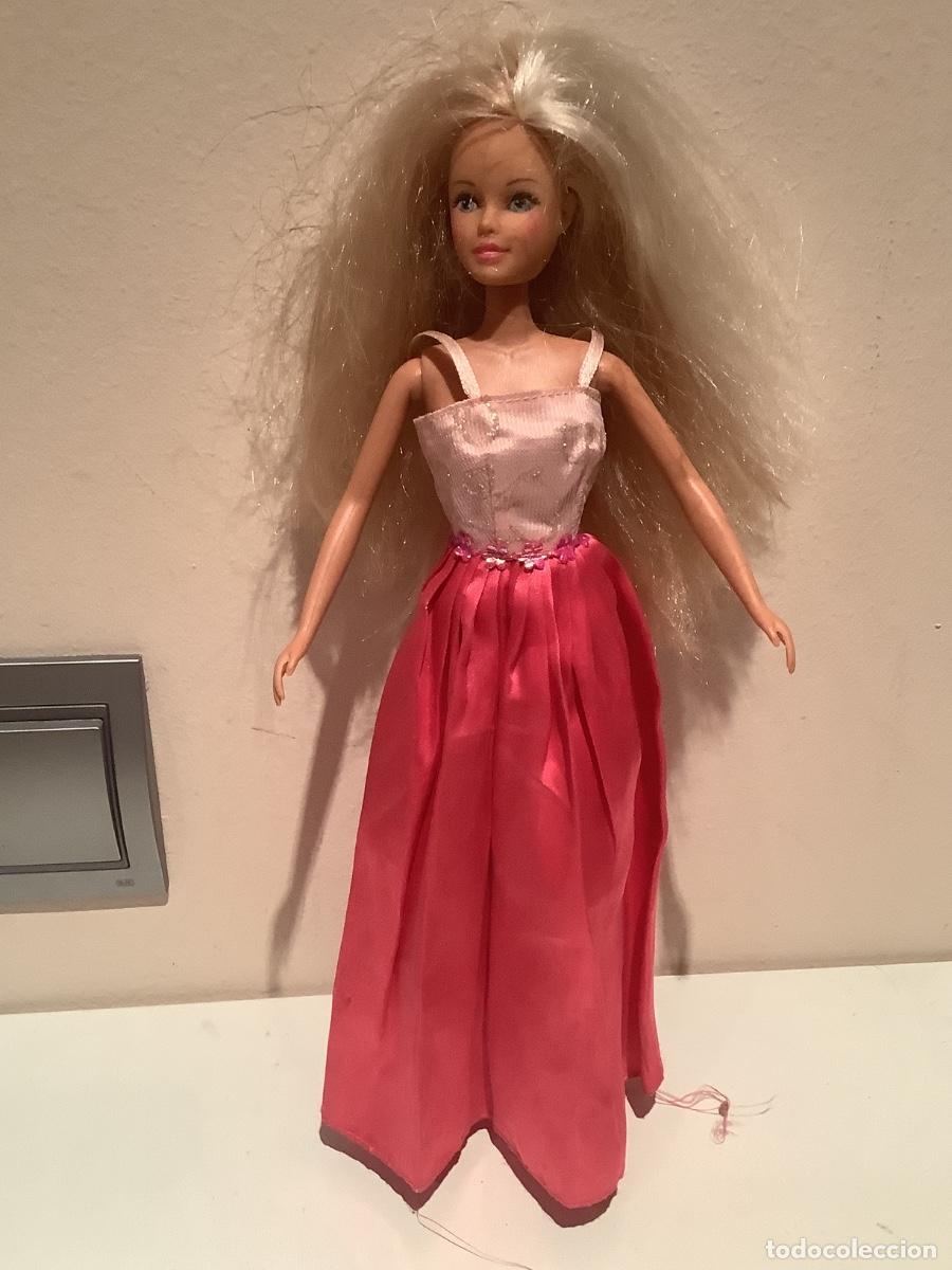 Barbie y Ken: Mu&ntilde;eca Barbie de Mattel