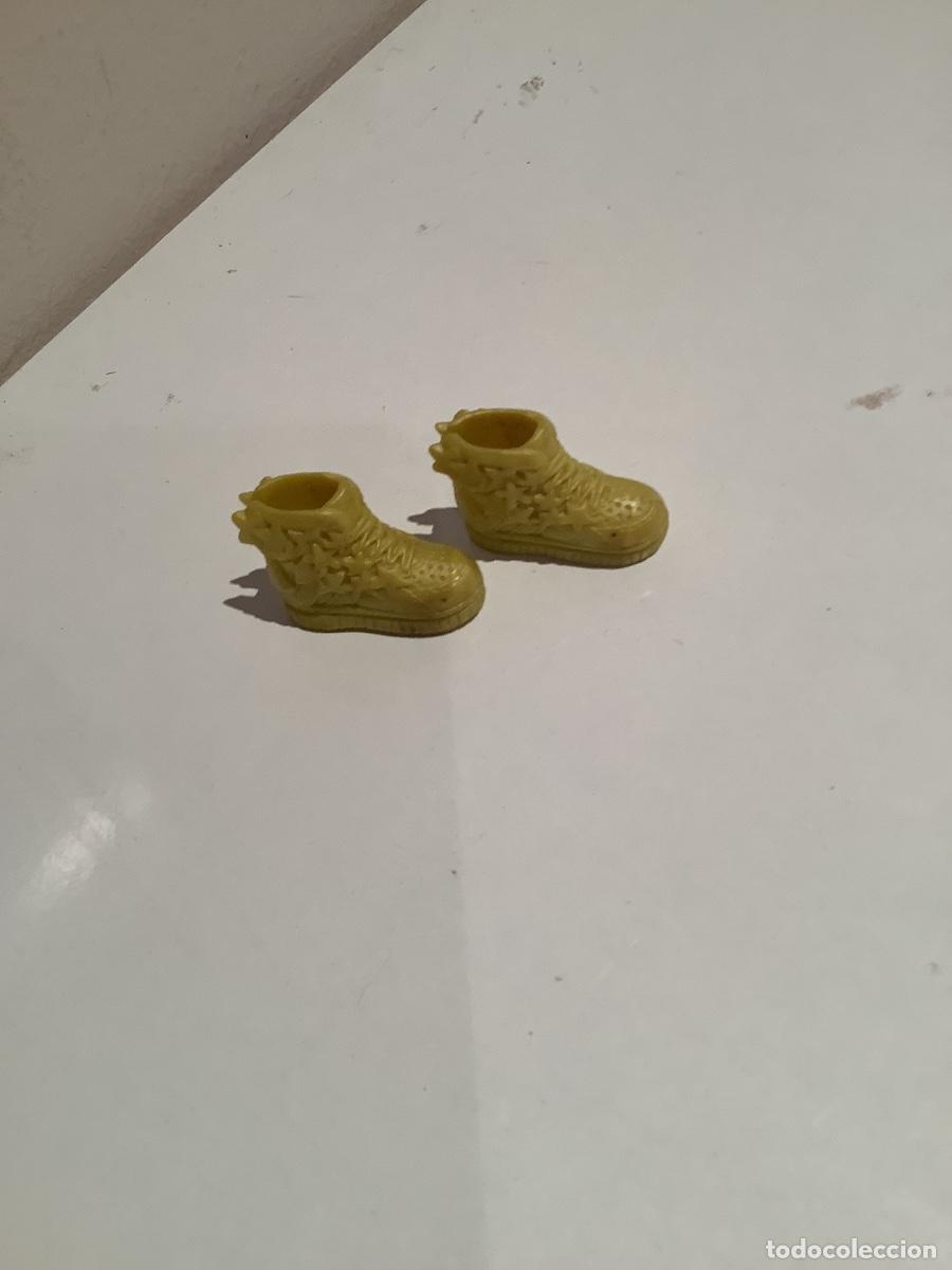 Barbie y Ken: Par de Zapatos de Barbie