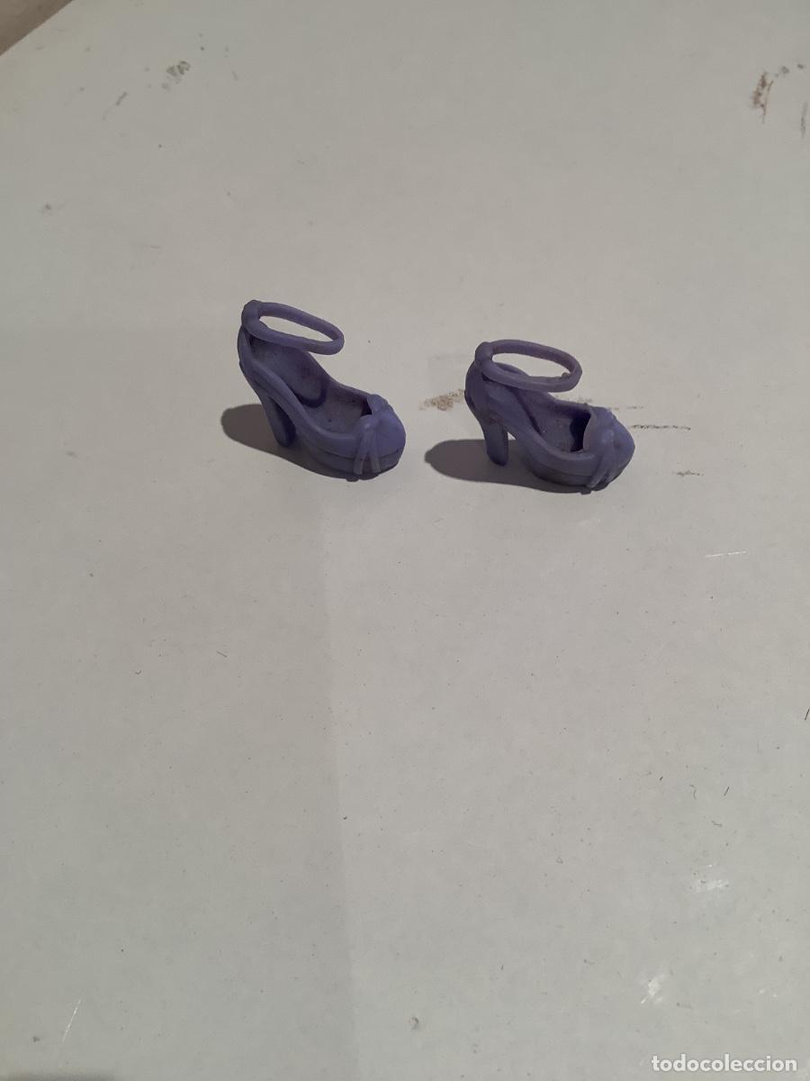 Barbie y Ken: Par de Zapatos de Barbie