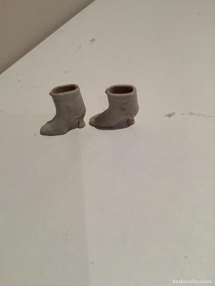 Barbie y Ken: Par de Zapatos de Barbie