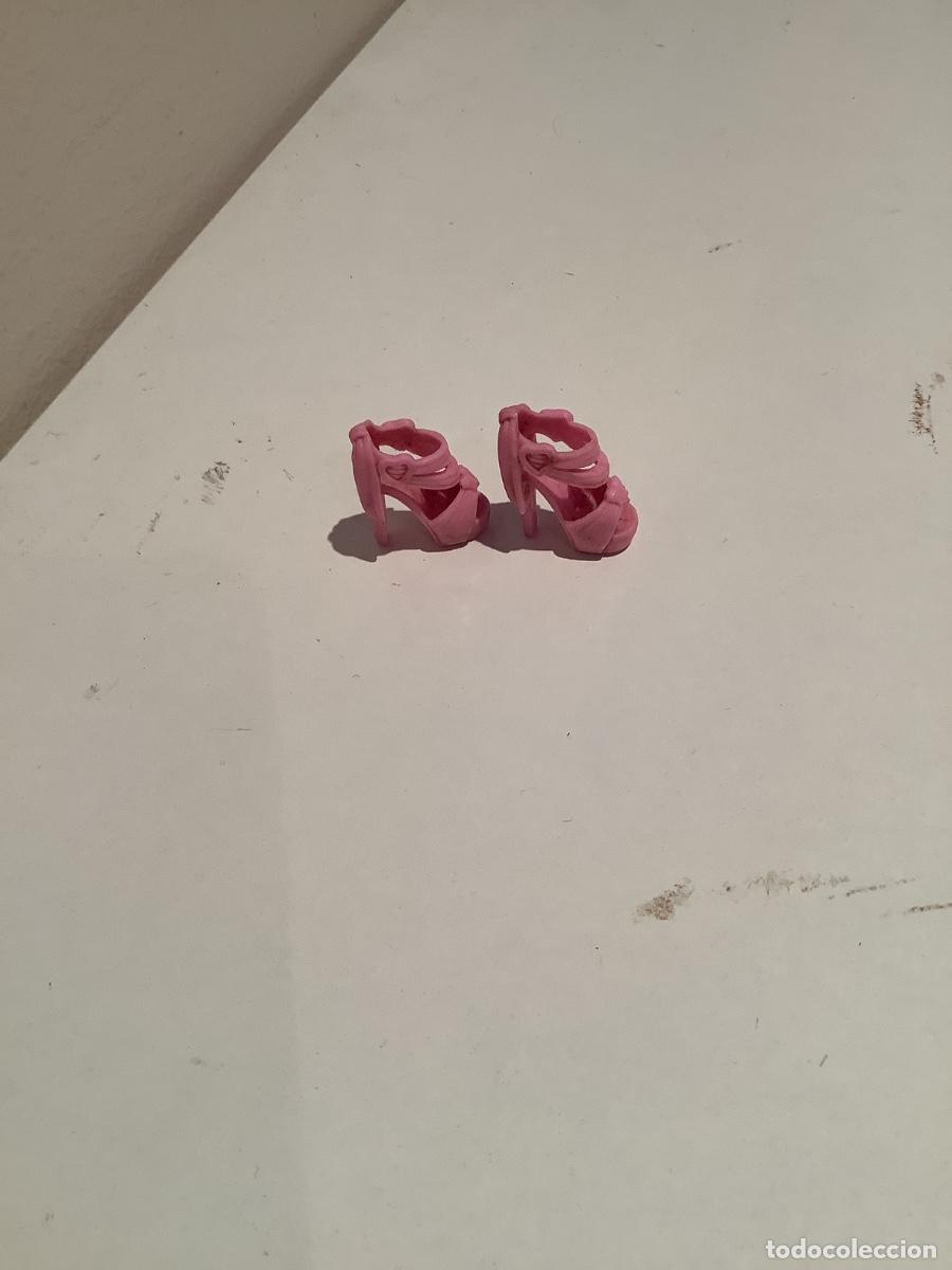 Barbie y Ken: Par de Zapatos de Barbie - Foto 2