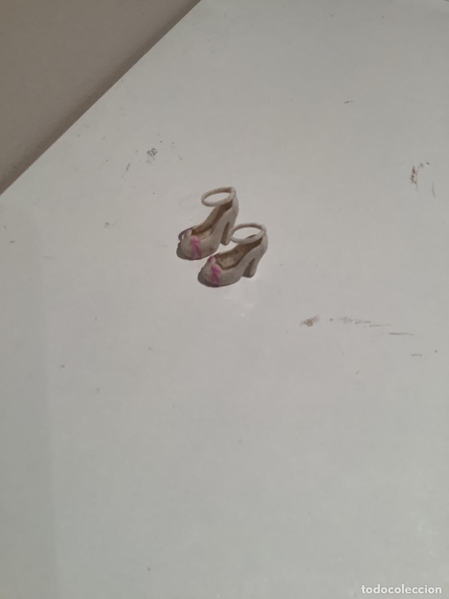 Barbie y Ken: Par de zapatos de Barbie - Foto 2