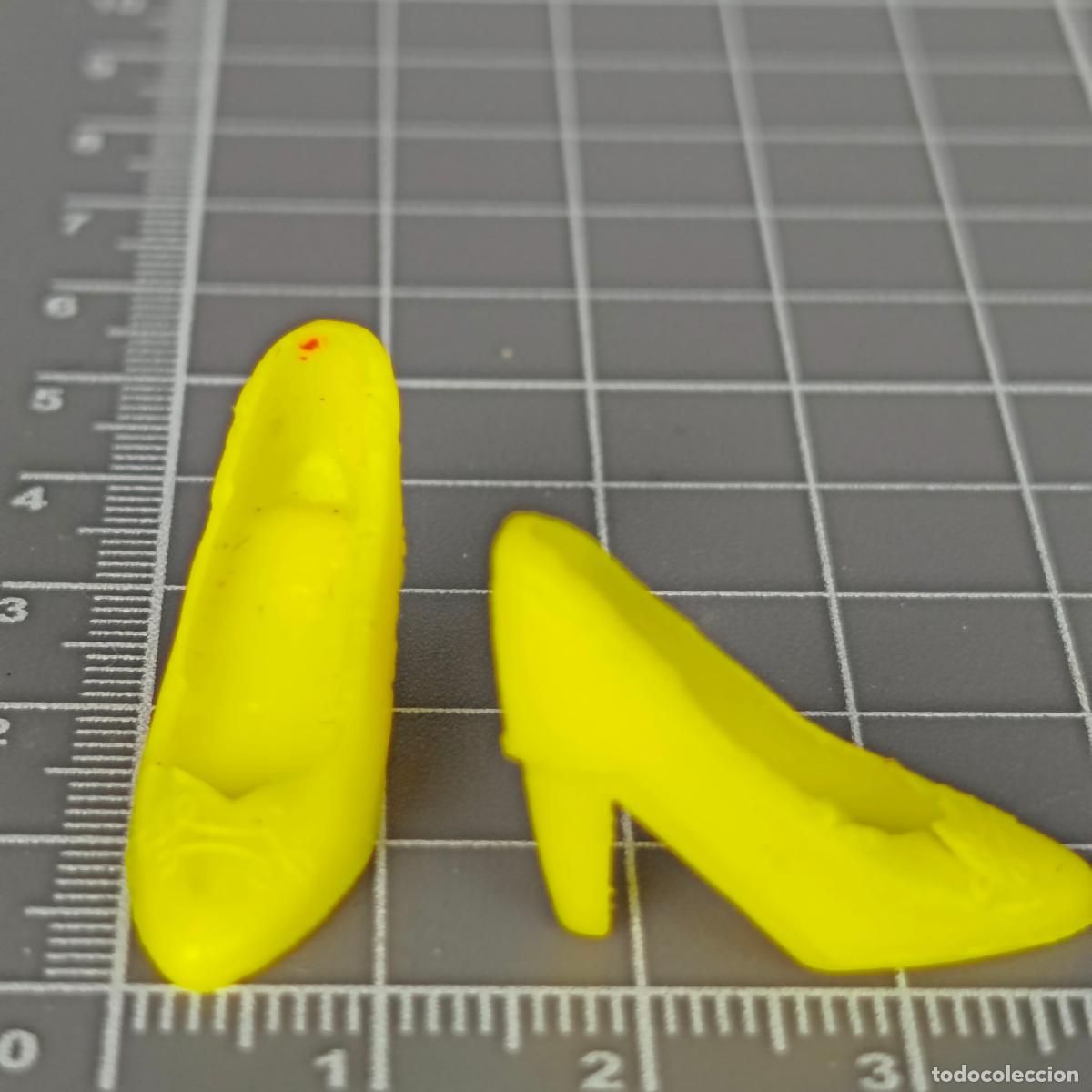 Barbie y Ken: TACONES AMARILLOS AMARILLO DE BARBIE,A&Ntilde;OS 80