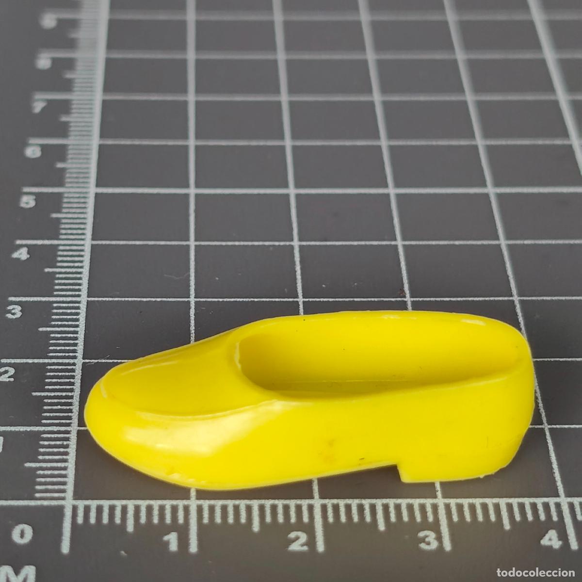 Barbie y Ken: Zapatos tac&oacute;n suelto de BARBIE