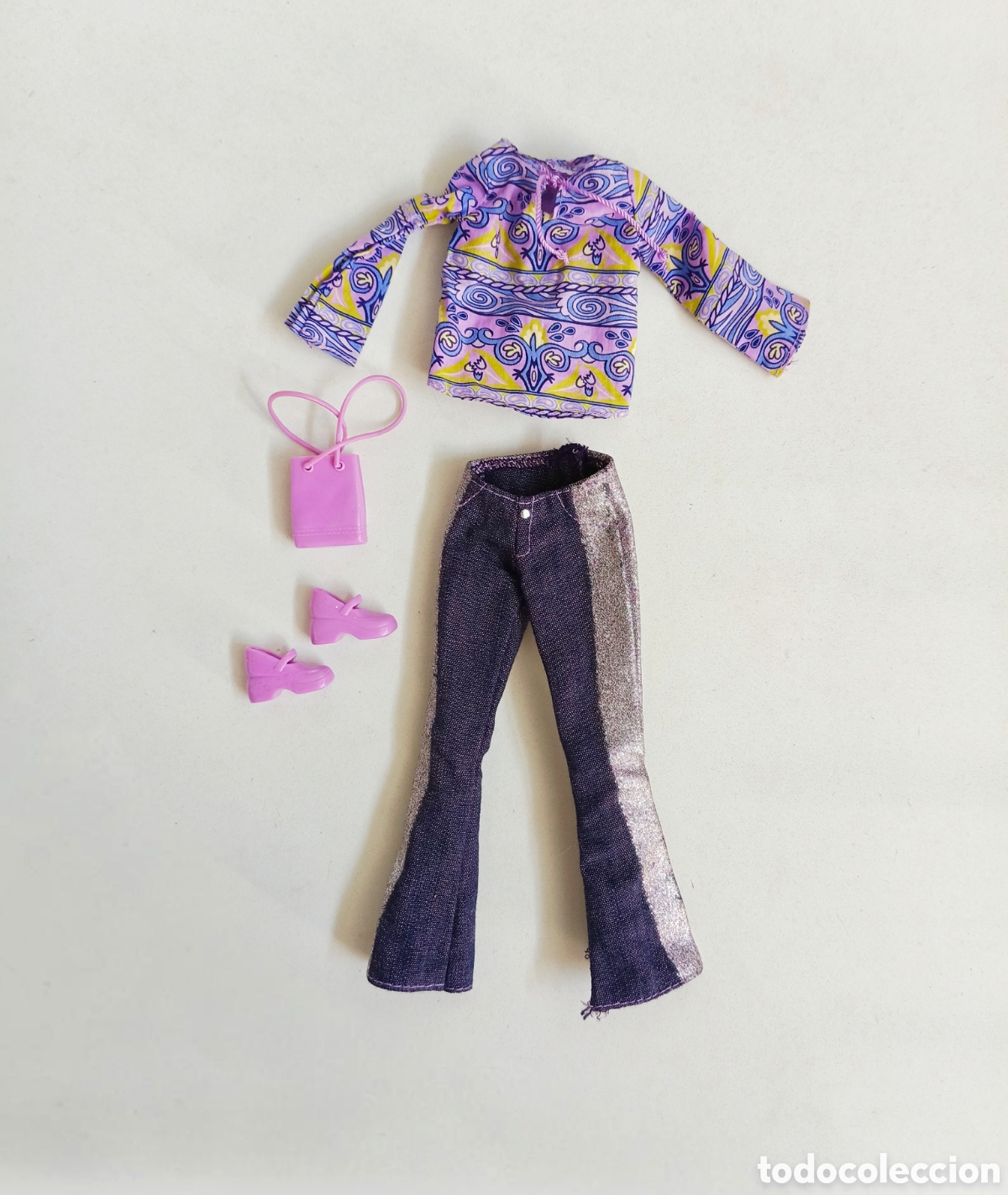 Barbie y Ken: &nbsp;Barbie Denim Fashion Avenue 2002 #B7050 conjunto camisa morada vaqueros, bolso y zapatos morados