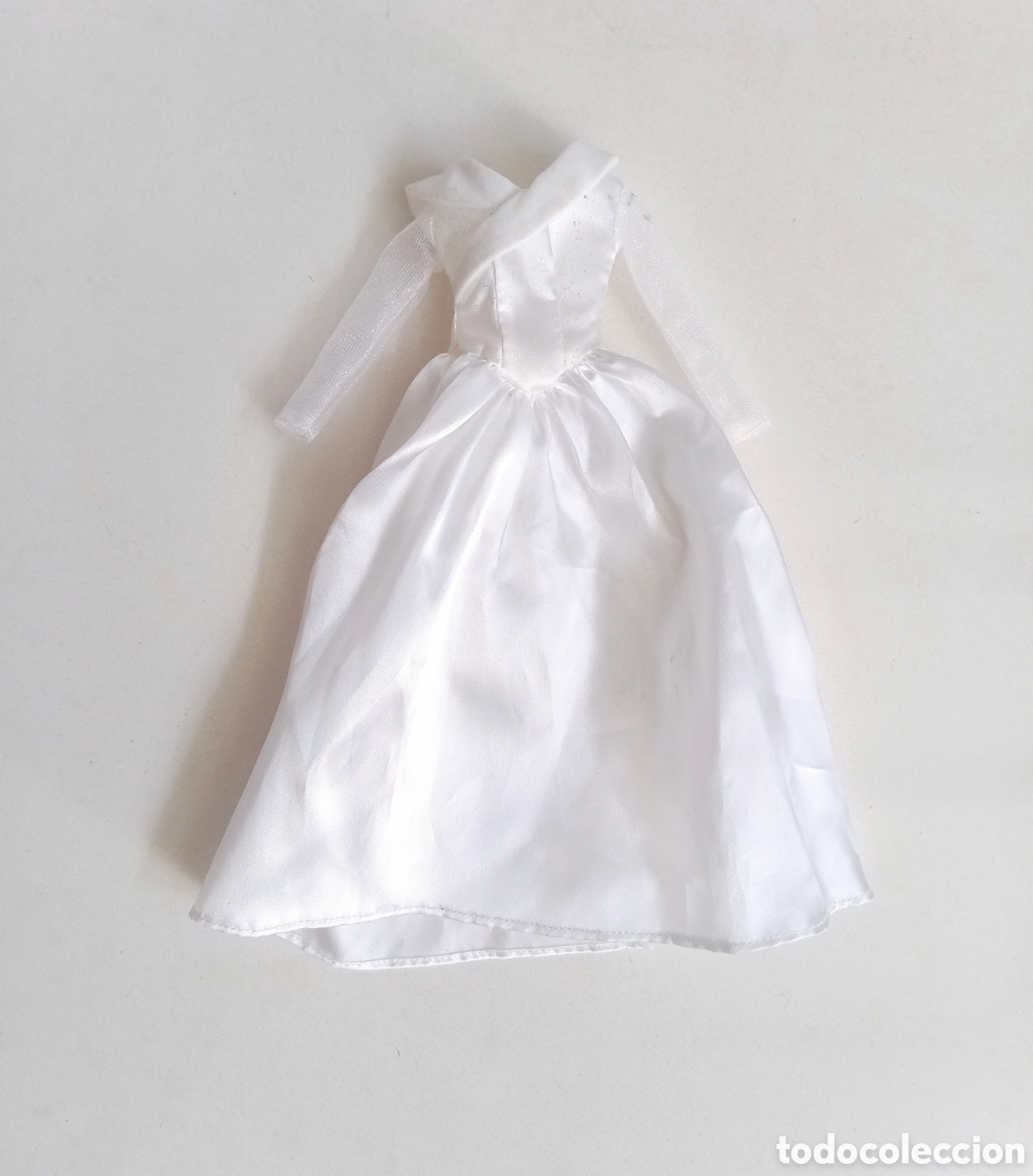 Barbie y Ken: Barbie vestido blanco de novia con mangas largas de tul a&ntilde;os 90
