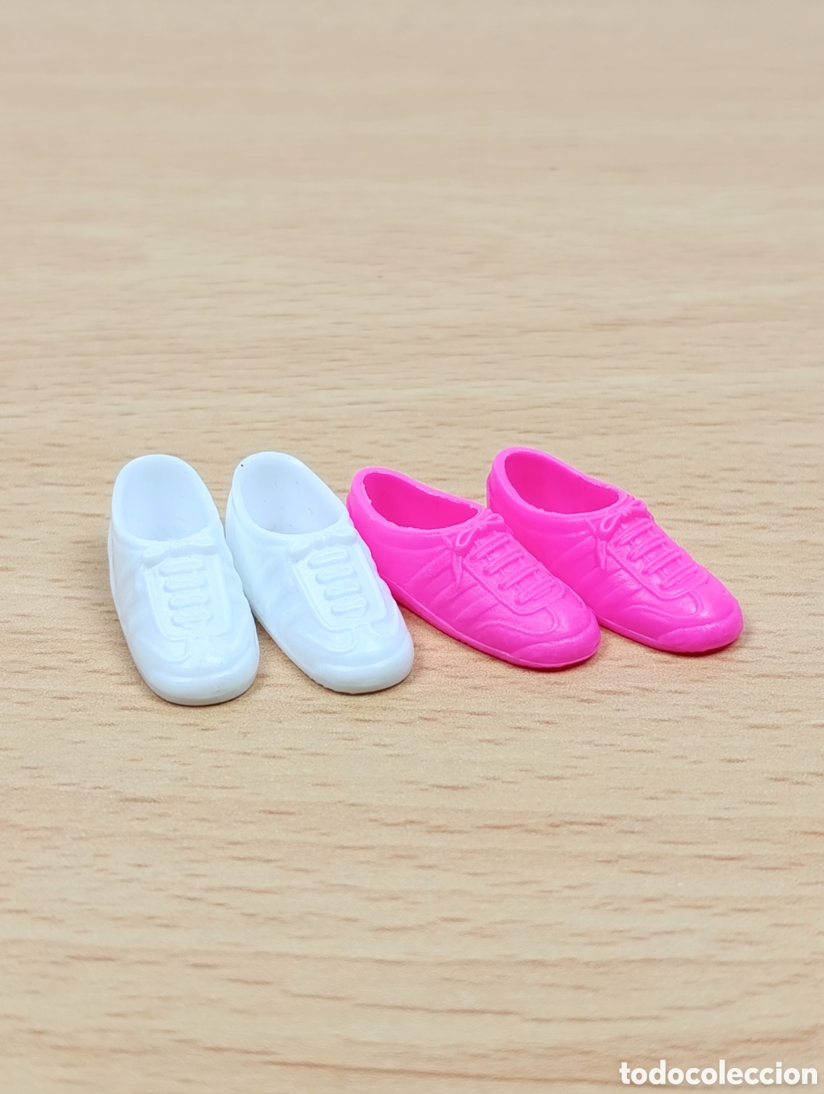 Barbie y Ken: Lote dos pares de deportivas barbie fucsia y blanco
