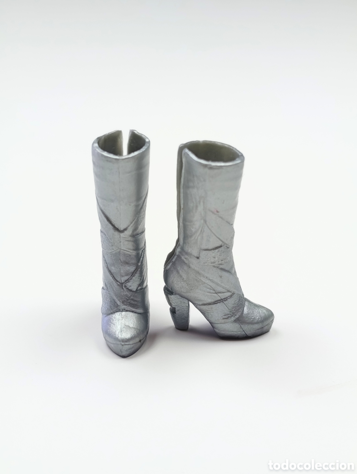 Barbie y Ken: Botas barbie plateadas