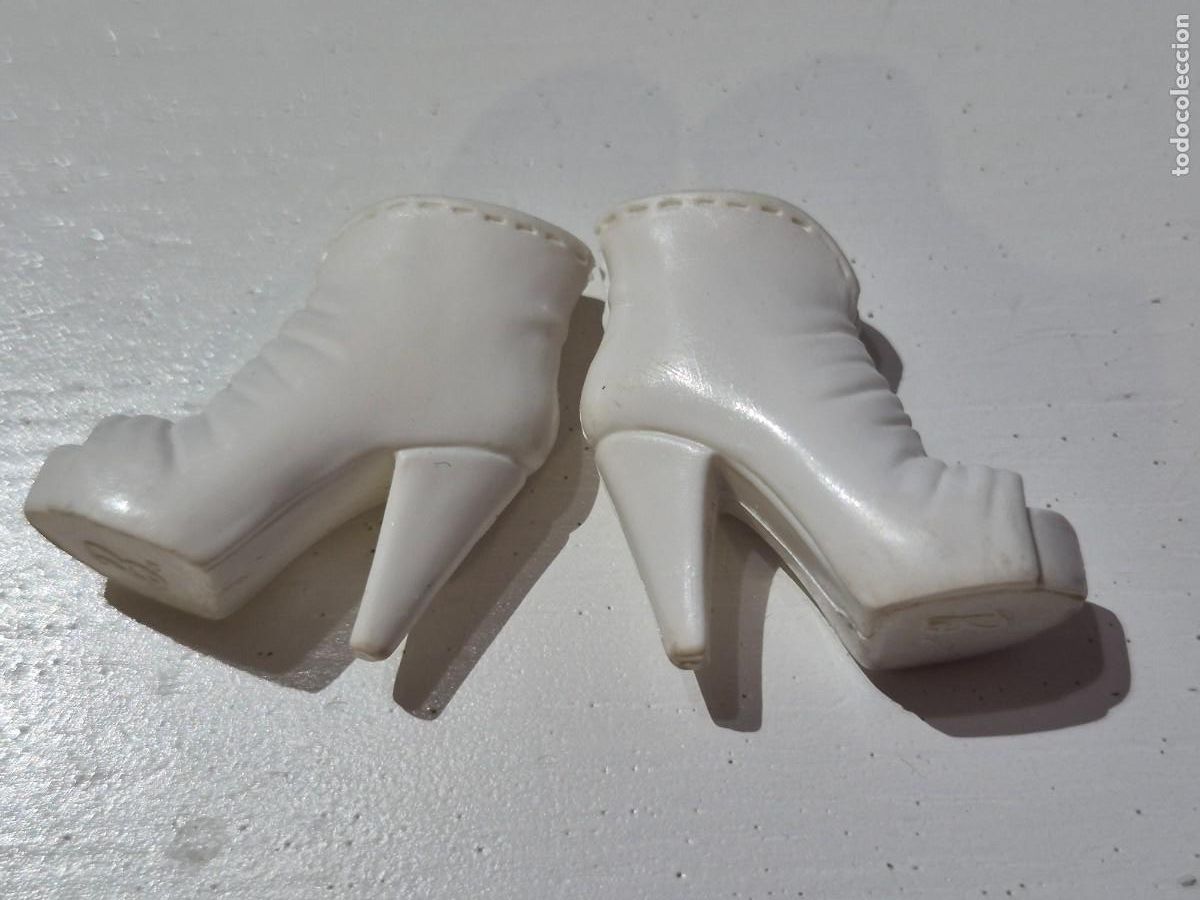Barbie y Ken: Botas, botines barbie azul marino