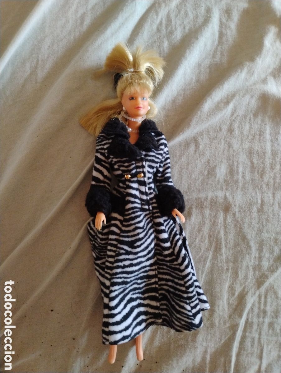Barbie y Ken: &diams;Mu&ntilde;eca SUSA de Mimo a&ntilde;os 80/90 con conjunto original Abrigo Cebra BARBIE (Mattel) Pr&ecirc;t-&agrave;-Porter