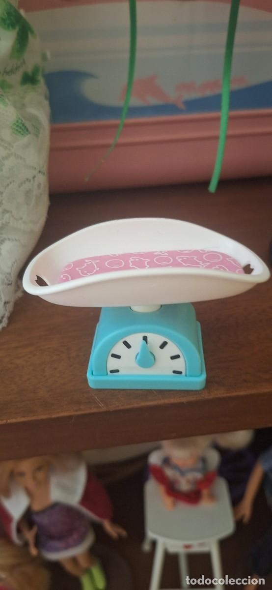 Barbie y Ken: Peso o b&aacute;scula para bebe Barbie
