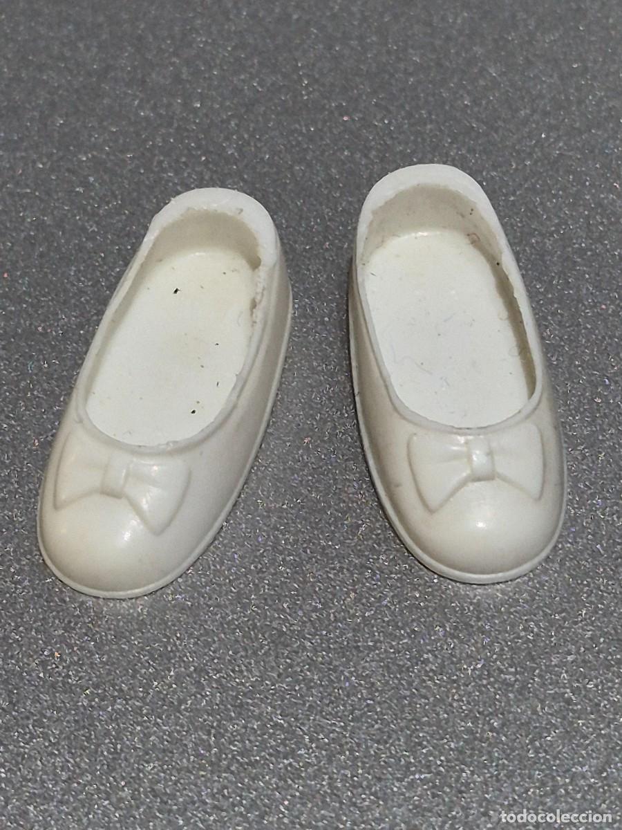 Barbie y Ken: Zapatos vintage tutti matel , Japan 60