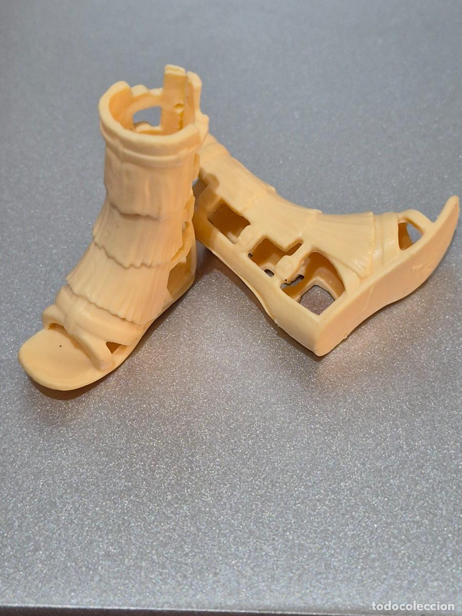 Barbie y Ken: Zapatos barbie fashionista mattel, pie plano