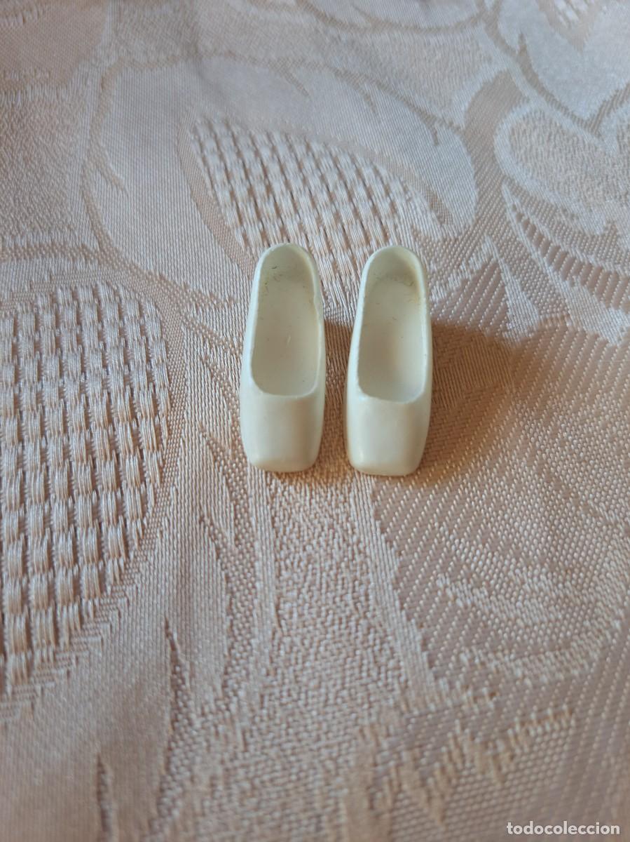 Barbie y Ken: Zapatos de mu&ntilde;eca petra ,a&ntilde;os 60