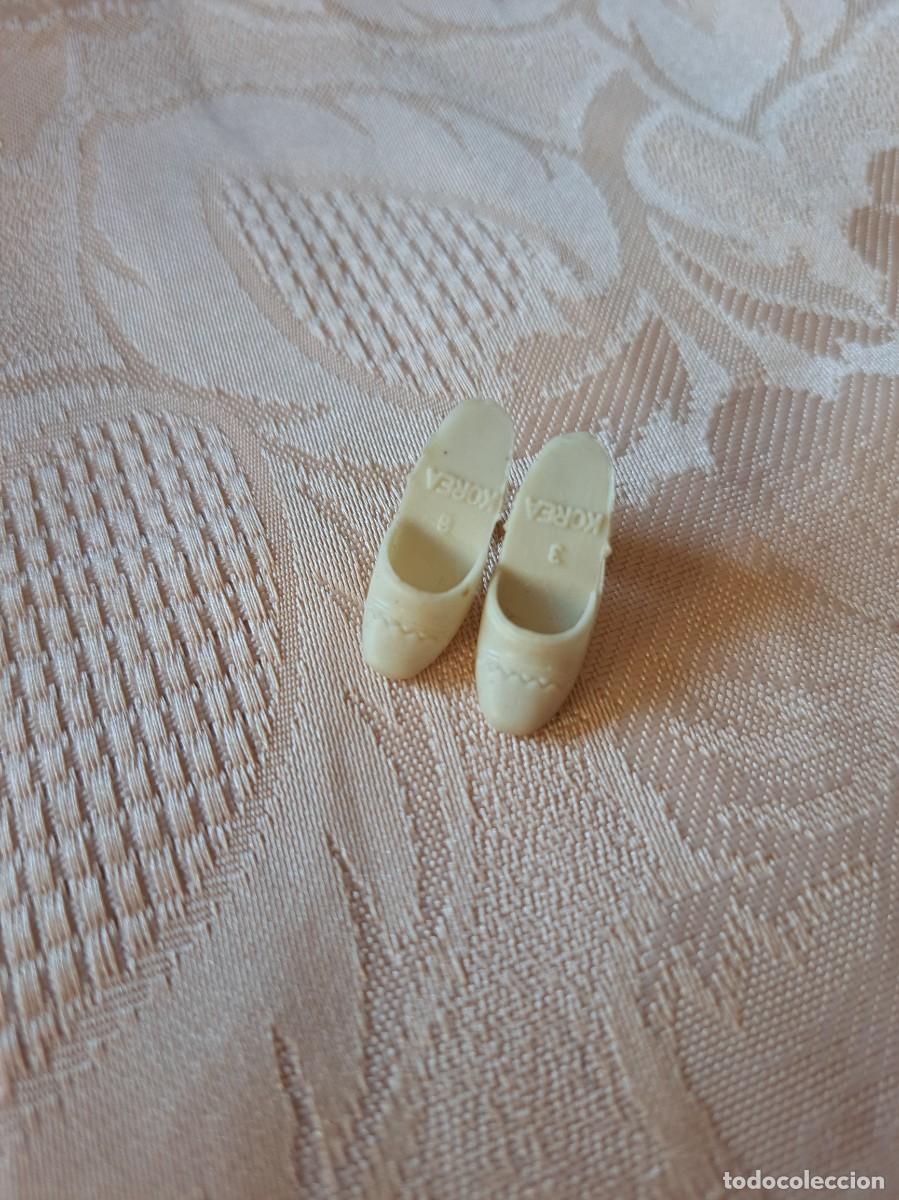 Barbie y Ken: Zapatos zuecos de mu&ntilde;eca petra ,a&ntilde;os 60