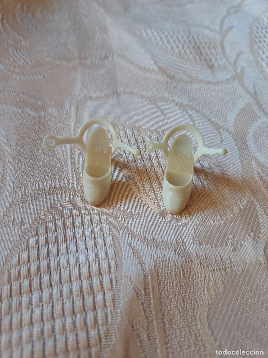 Barbie y Ken: Zapatos de mu&ntilde;eca petra ,a&ntilde;os 60