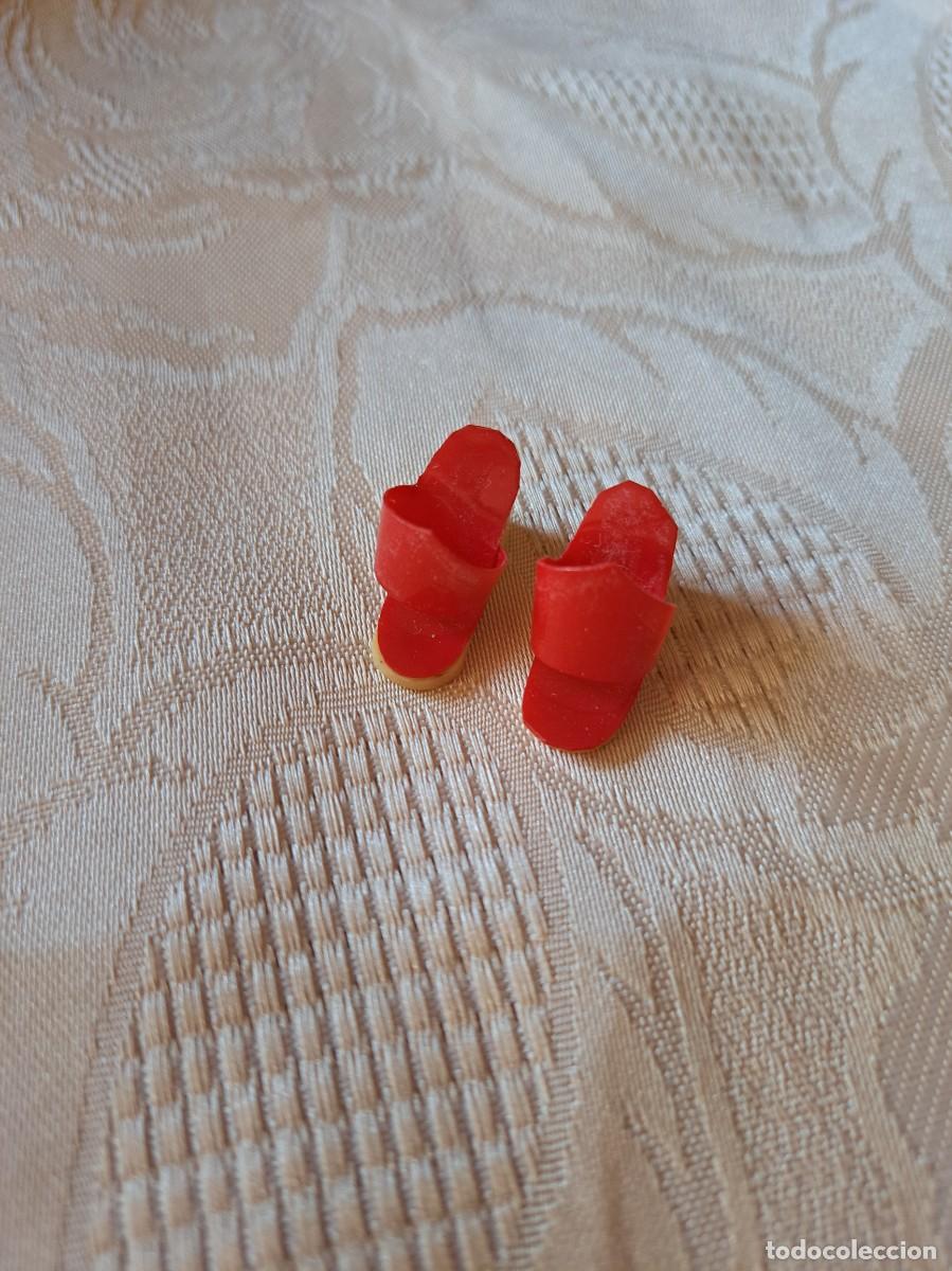 Barbie y Ken: Zapatos zuecos de mu&ntilde;eca petra ,a&ntilde;os 60