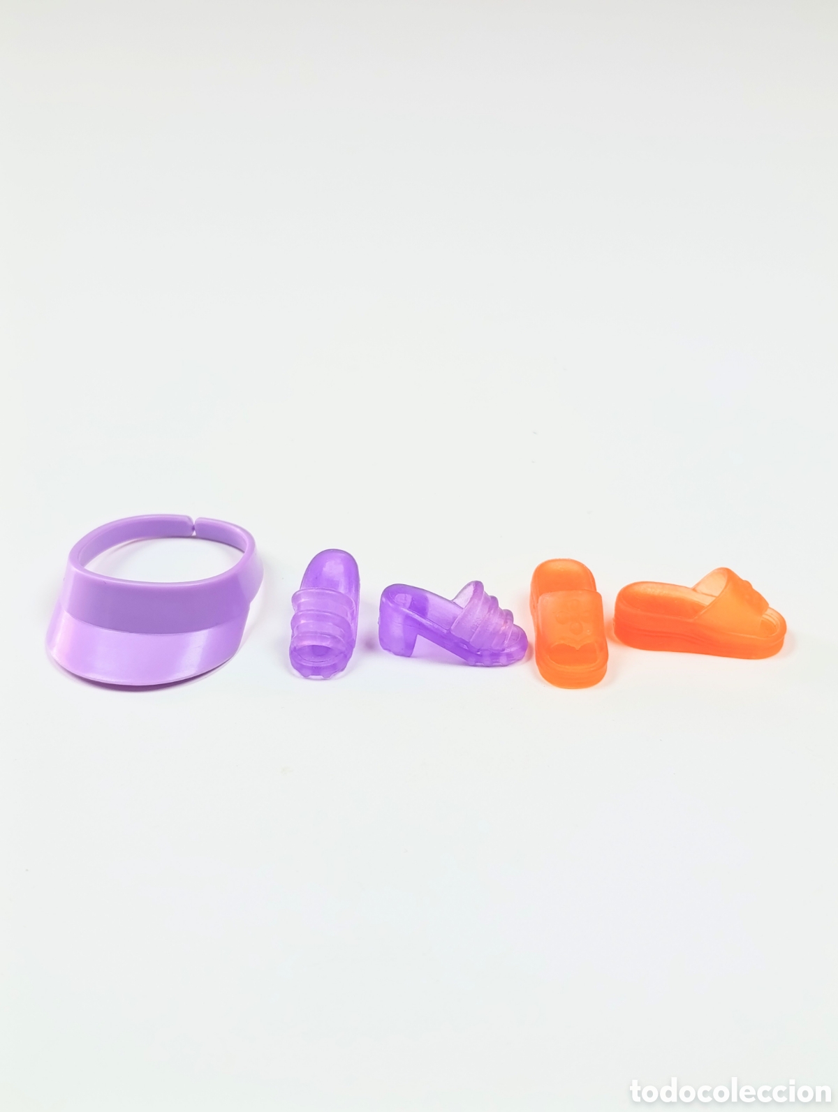 Barbie y Ken: Lote dos sandalias barbie color naranja y morado y visera