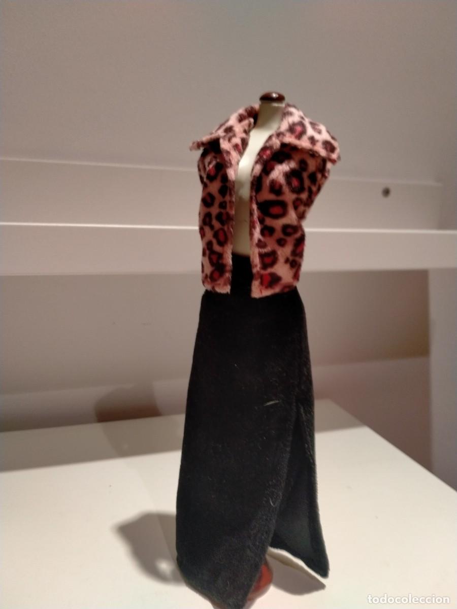 Barbie y Ken: Conjunto de falda y chaqueta para Barbie o similar