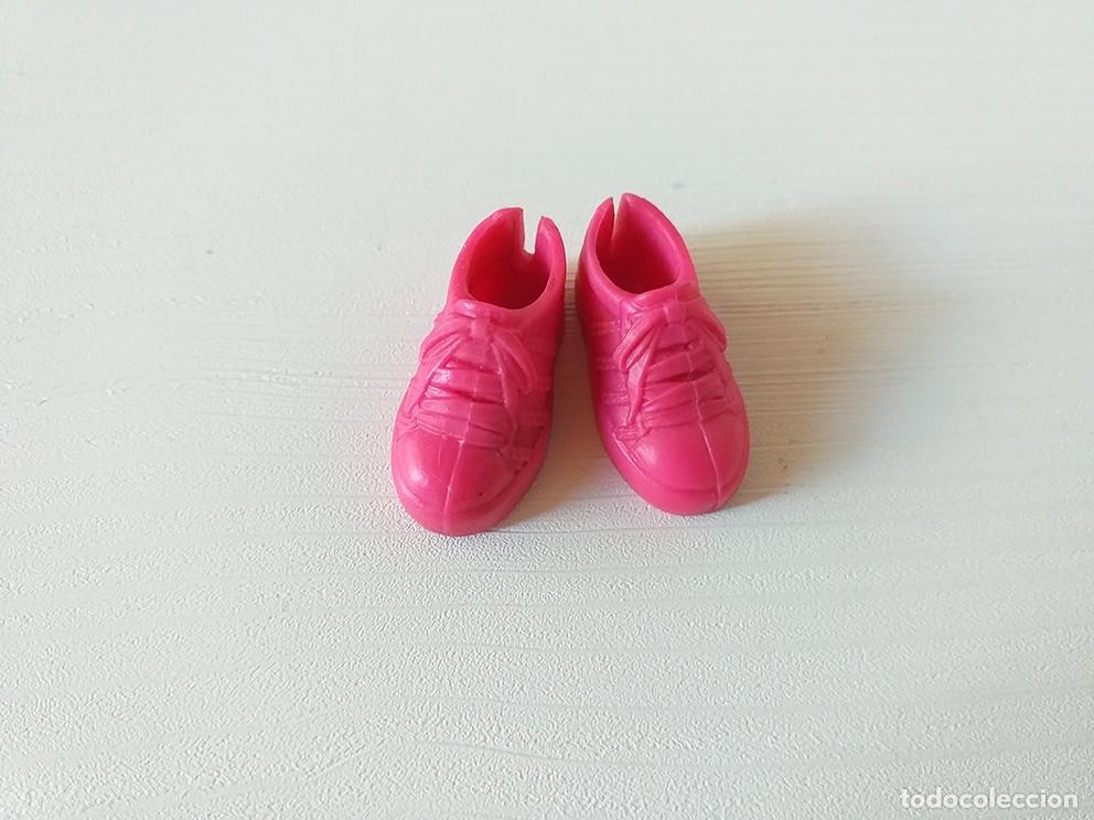 Barbie y Ken: Zapatos rosas de mu&ntilde;eca skipper hermana Barbie