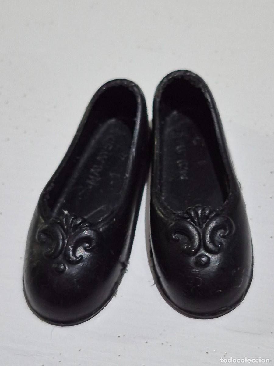 Barbie y Ken: Zapatos vintage barbie pie plano, Mulan