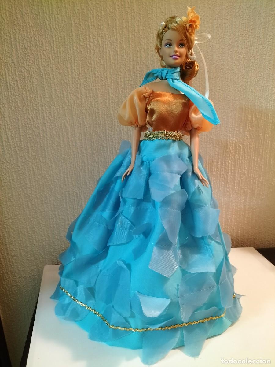 Barbie y Ken: Barbie con traje de Venezuela de RBA