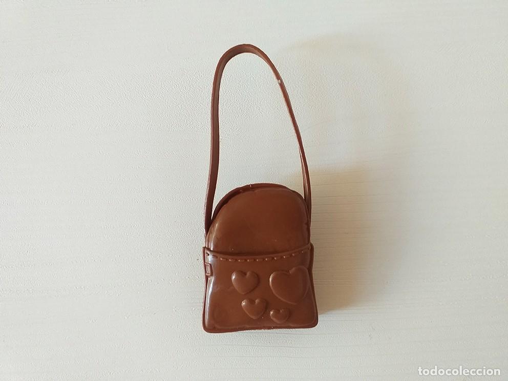 Barbie y Ken: Accesorio para mu&ntilde;eca Barbie, bolso marr&oacute;n