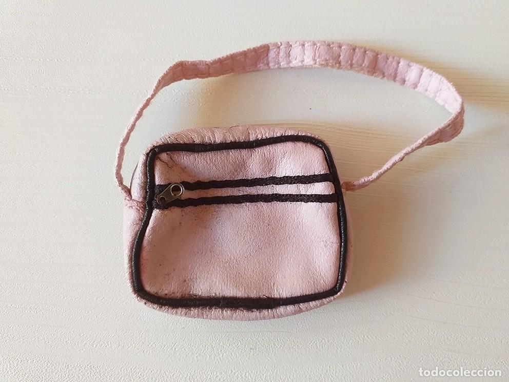 Barbie y Ken: Accesorio para mu&ntilde;eca Barbie, Bratz, bolso negro y rosa