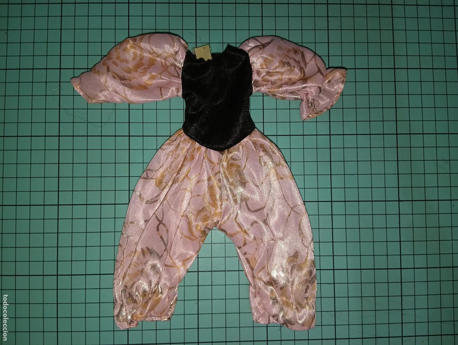 Barbie y Ken: Conjunto de mu&ntilde;eca maniqu&iacute; tama&ntilde;o Barbie