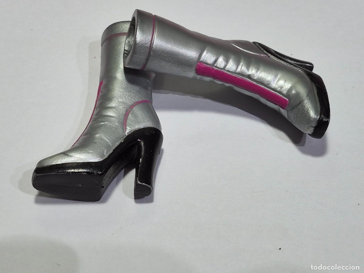 Barbie y Ken: Zapatos botas barbie - Foto 1