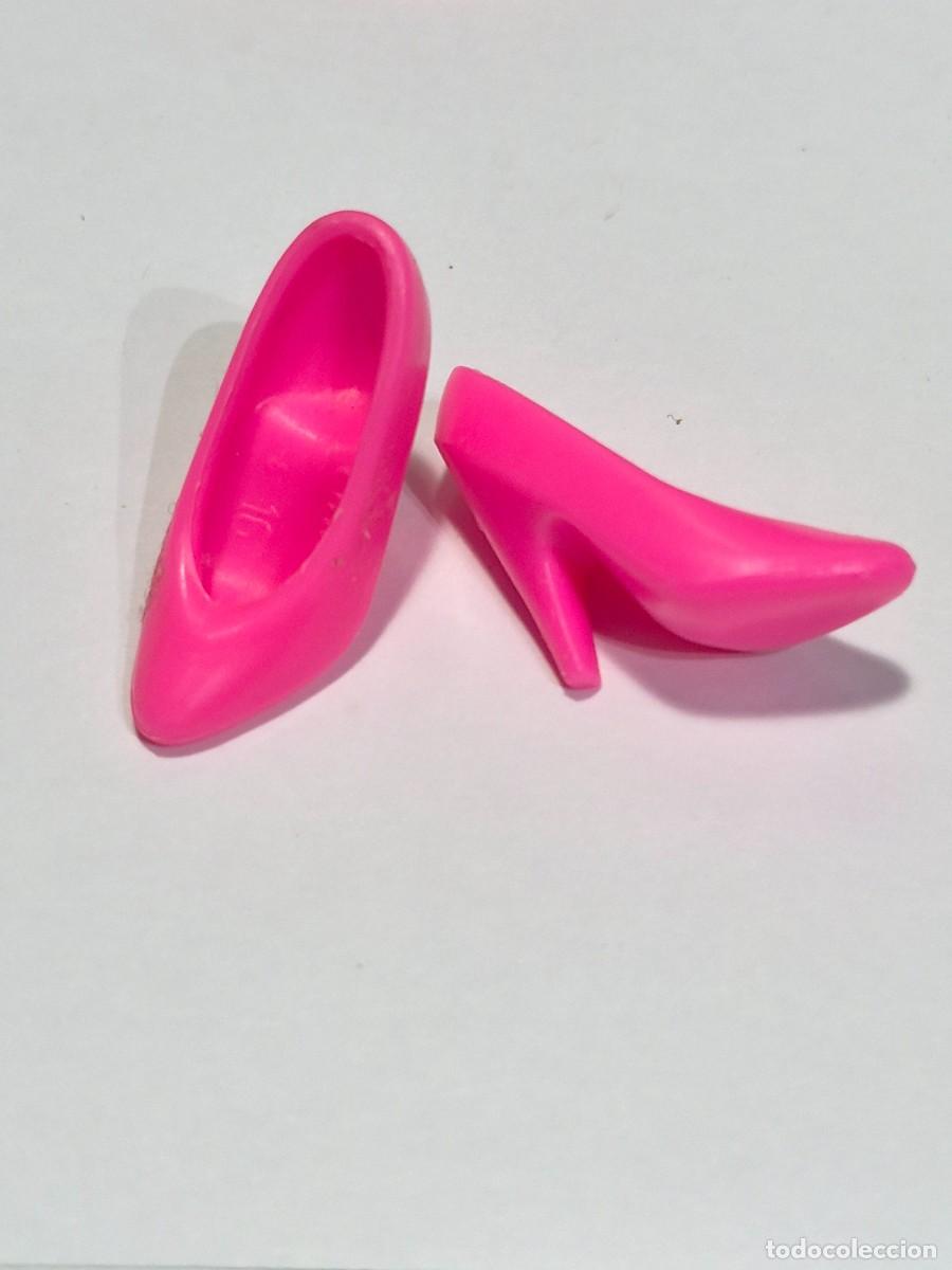Barbie y Ken: Zapatos cl&aacute;sicos barbie purpurina