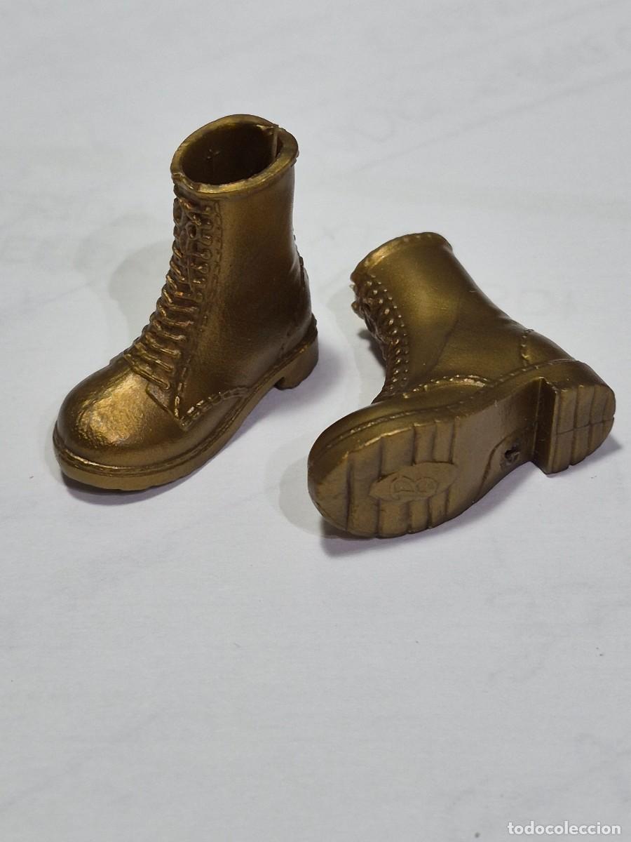 Barbie y Ken: Botas botines barbie mattel dorados pie plano
