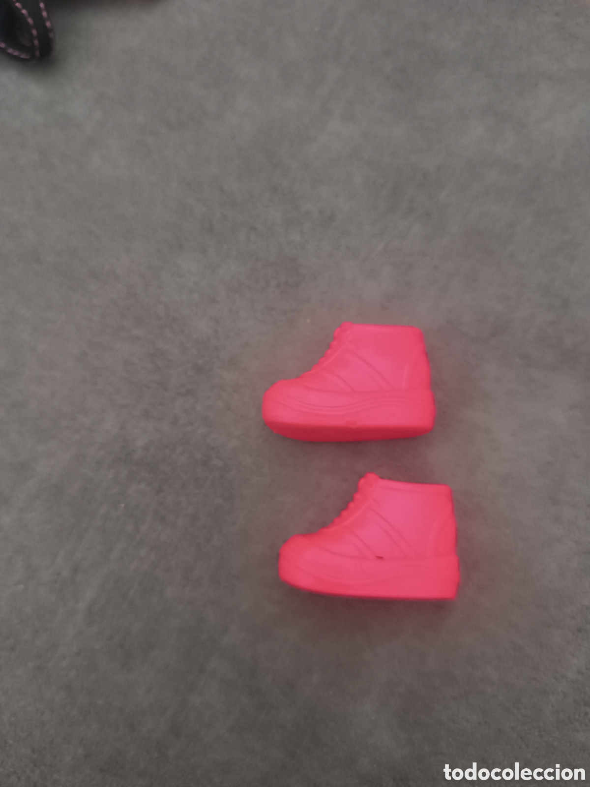 Barbie y Ken: Zapatillas Barbie fucsia
