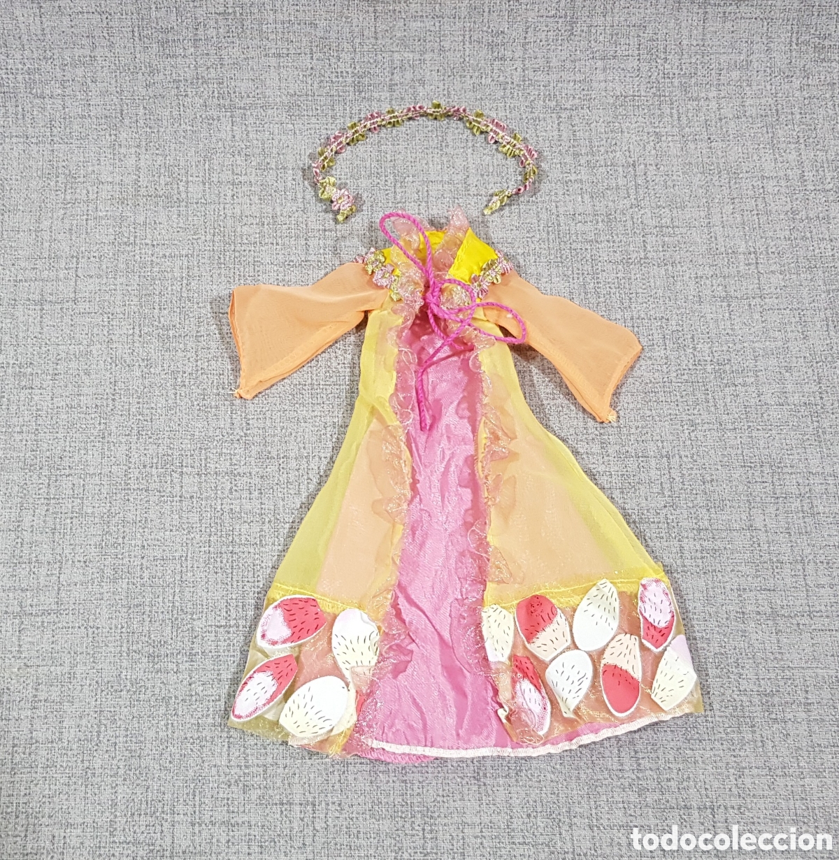 Barbie y Ken: BARBIE IRLANDA. VESTIDO DEL COLECCIONABLE DE RBA -DESCUBRE EL MUNDO CON BARBIE- A&Ntilde;OS 2000