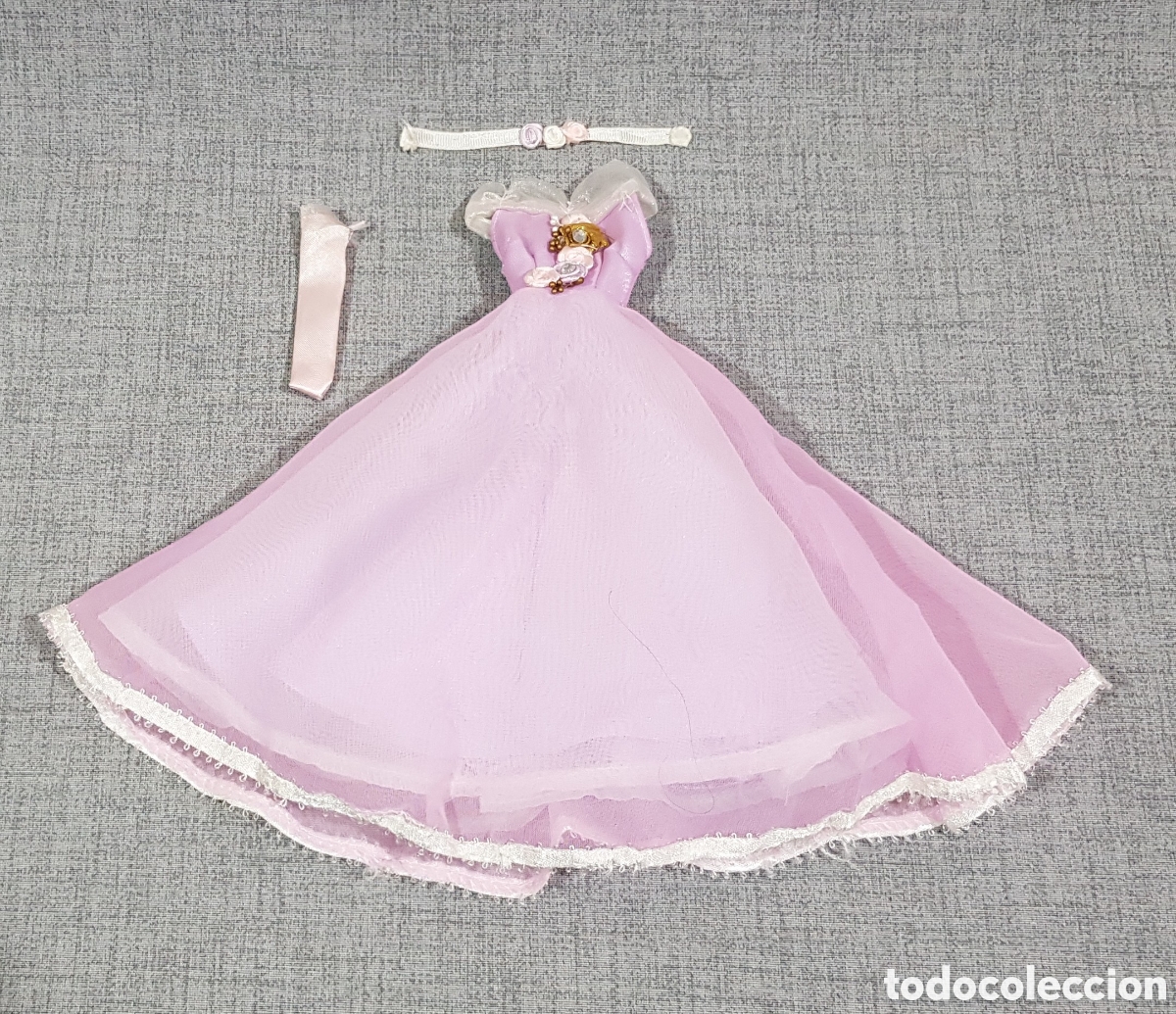 Barbie und Ken: BARBIE AUSTRIA. VESTIDO DEL COLECCIONABLE DE RBA -DESCUBRE EL MUNDO CON BARBIE- A&Ntilde;OS 2000